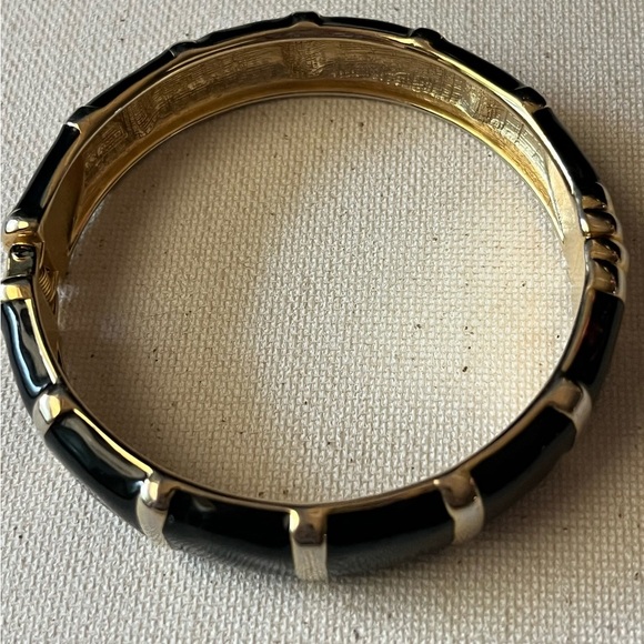 Elegant Black and Gold Women's Bracelet - Picture 2 of 3